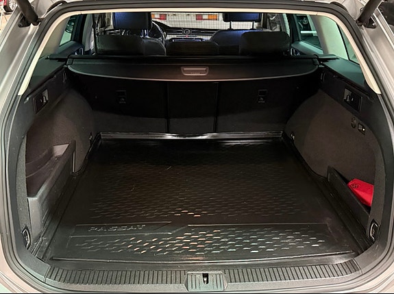 Volkswagen Passat 10 of 10