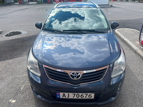 Toyota Avensis 5 of 5