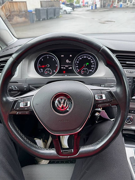 Volkswagen Golf VII 4 of 5