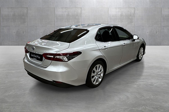 Toyota Camry 5 of 5