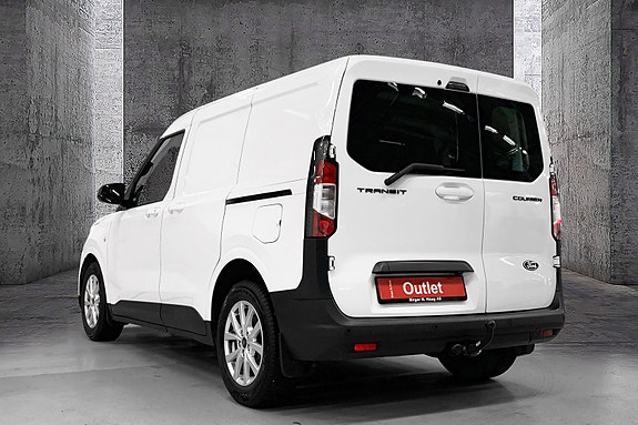 Ford Transit Courier 4 of 5