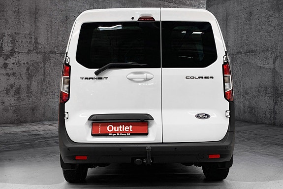 Ford Transit Courier 3 of 5