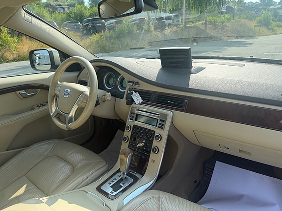 Volvo XC70 17 of 21