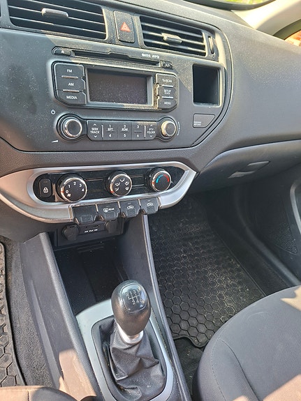 Kia Rio 12 of 16