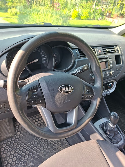 Kia Rio 11 of 16
