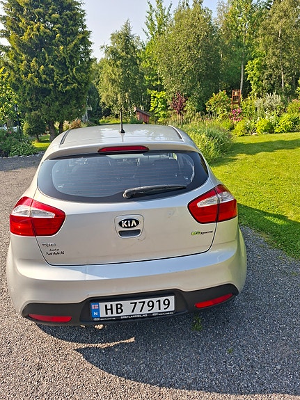 Kia Rio 4 of 5