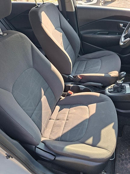 Kia Rio 13 of 16
