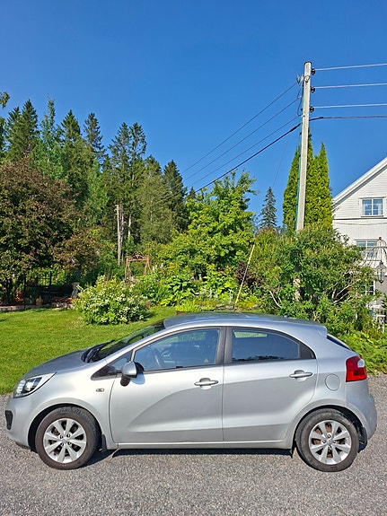 Kia Rio 2 of 5