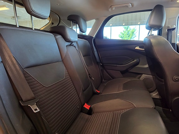 Ford Focus 12 of 25