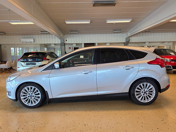 Ford Focus 2 of 25