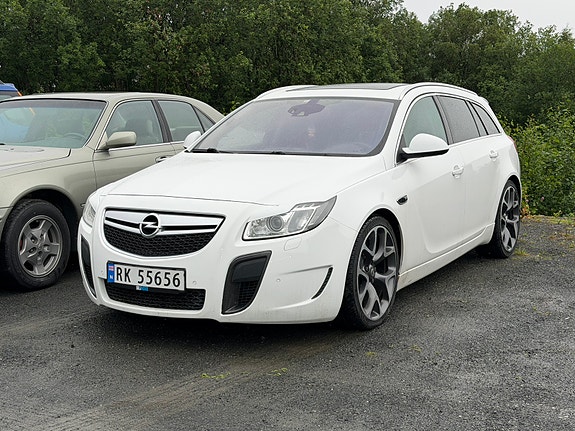 Opel Insignia 2 of 5
