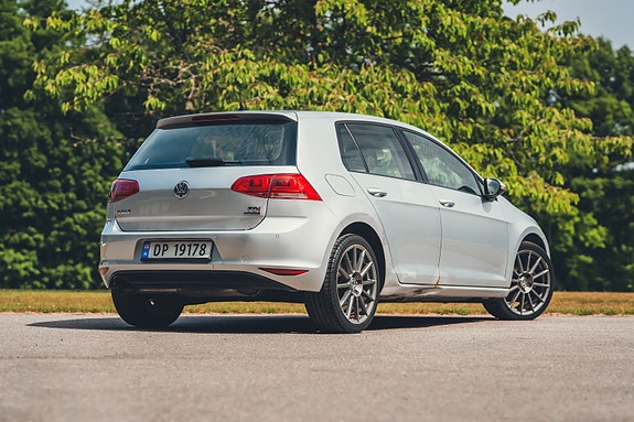 Volkswagen Golf VII 2 of 5