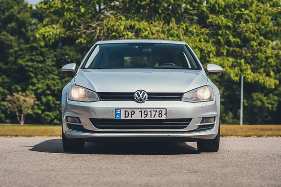 Volkswagen Golf VII 3 of 5