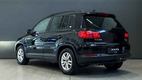 Volkswagen Tiguan 3 of 5
