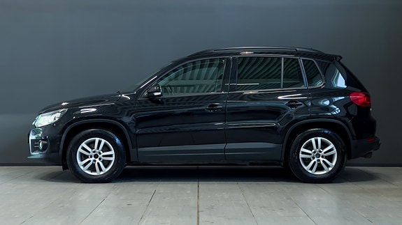 Volkswagen Tiguan 2 of 5