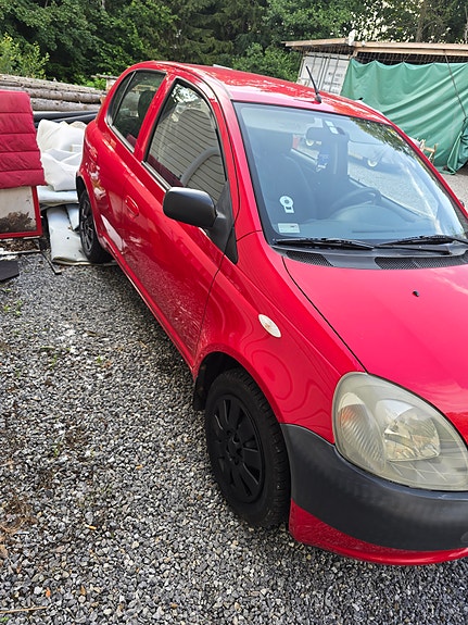 Toyota Yaris 5 of 5