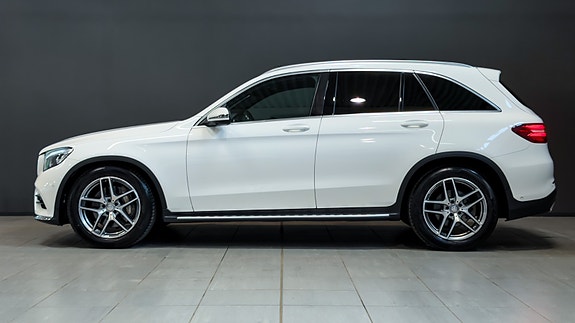 Mercedes-Benz GLC220 d 2 of 5