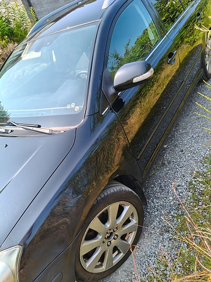 Toyota Avensis 4 of 5