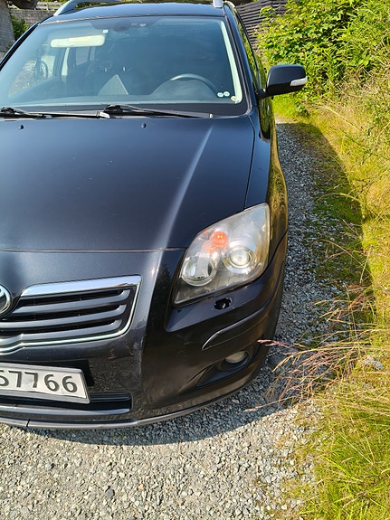 Toyota Avensis 3 of 5