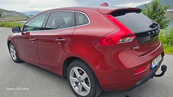 Volvo V40 4 of 5