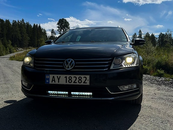 Volkswagen Passat 2 of 5