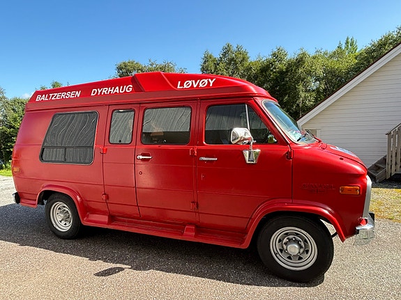 Chevrolet Van 3 of 5