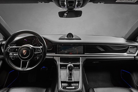 Porsche Panamera 29 of 30
