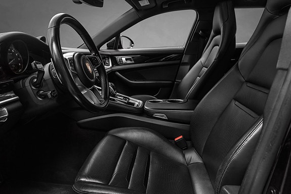 Porsche Panamera 17 of 30