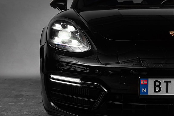 Porsche Panamera 6 of 30