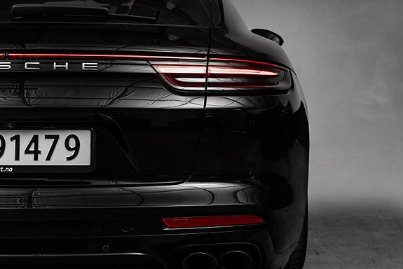 Porsche Panamera 7 of 30