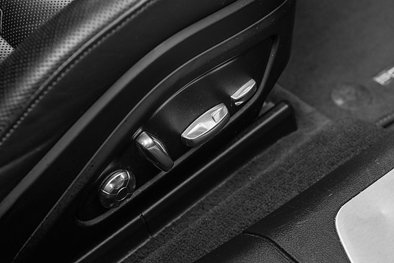 Porsche Panamera 24 of 30