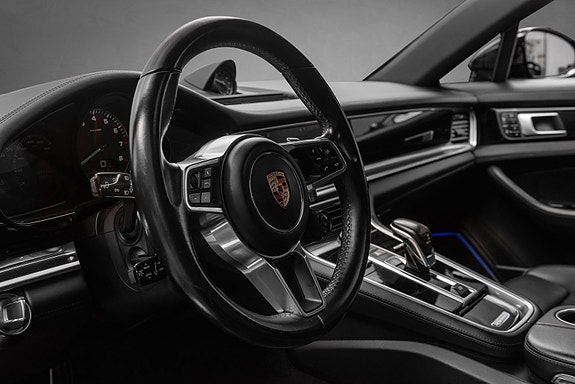 Porsche Panamera 16 of 30