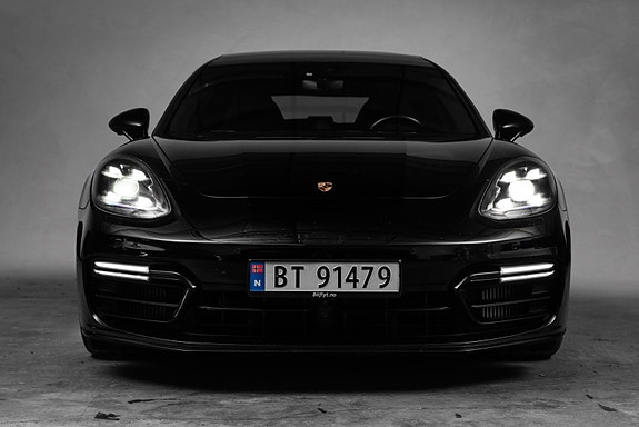 Porsche Panamera 4 of 30