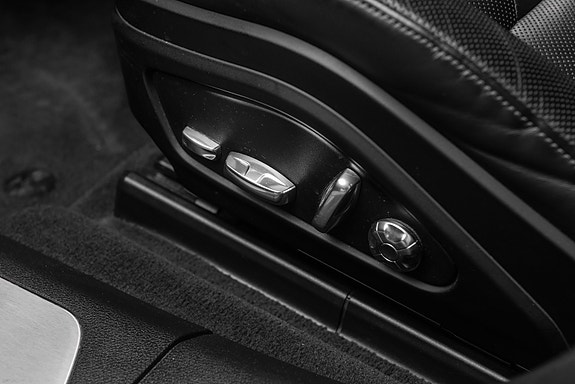 Porsche Panamera 18 of 30