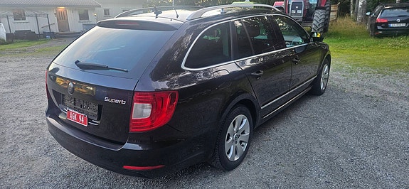 Skoda Superb 8 of 19