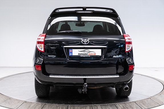 Toyota RAV4 4 of 5