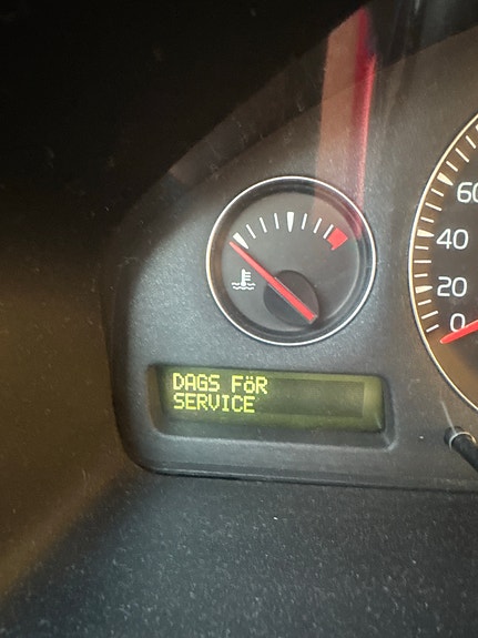 Volvo XC70 2 of 5