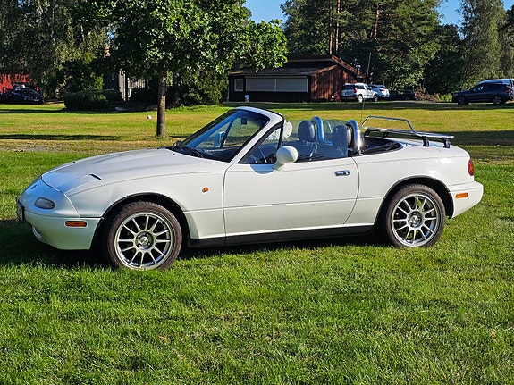 Mazda MX-5 3 of 5