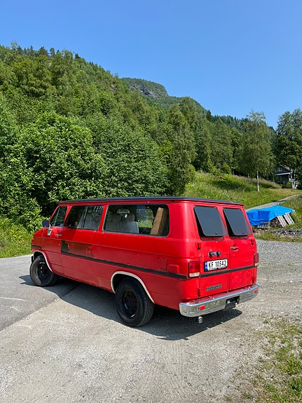 Chevrolet Van 4 of 5