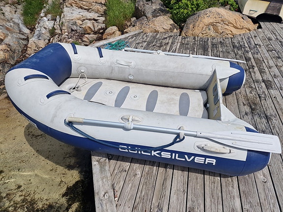 Quicksilver gummibåt til salgs 2 of 5