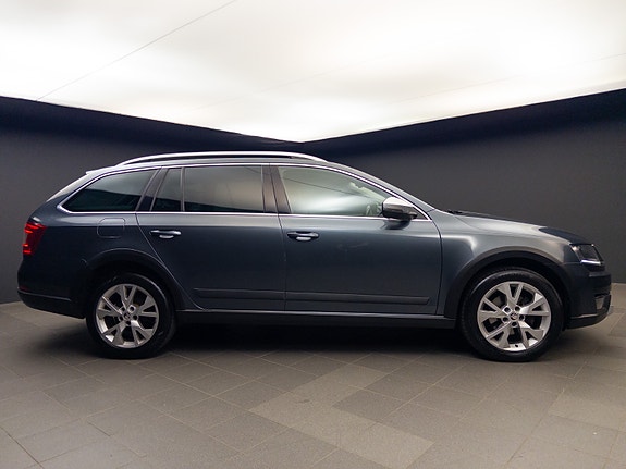 Skoda Octavia Scout 5 of 5