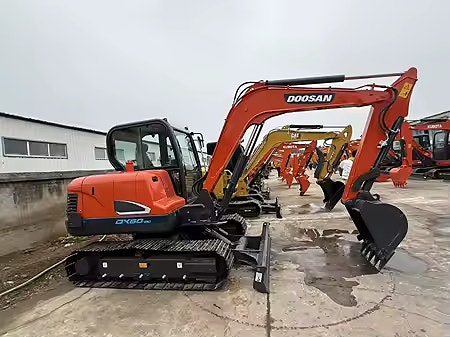 Doosan DX 60 9c 3 of 9