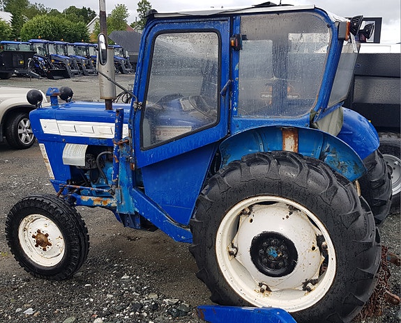 Ford 3000 2 of 5