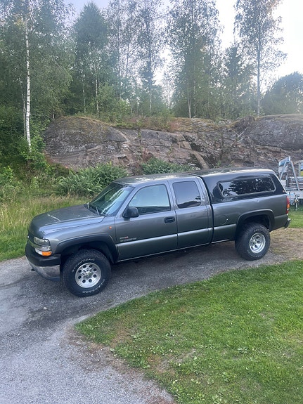 Chevrolet Silverado 4 of 5