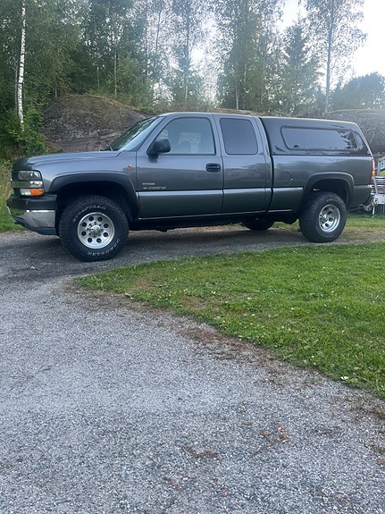 Chevrolet Silverado 5 of 5