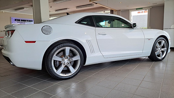 Chevrolet Camaro 2 of 5