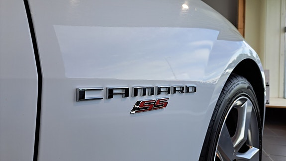 Chevrolet Camaro 3 of 5