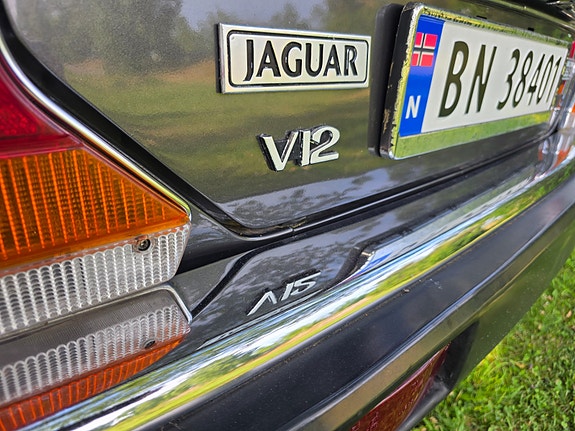 Jaguar XJ 8 of 14