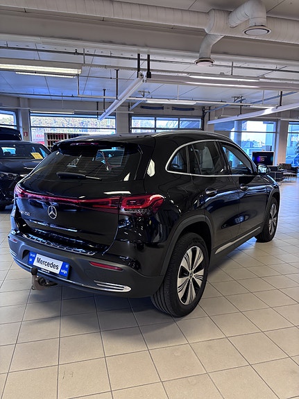Mercedes-Benz EQA250+ 4 of 5