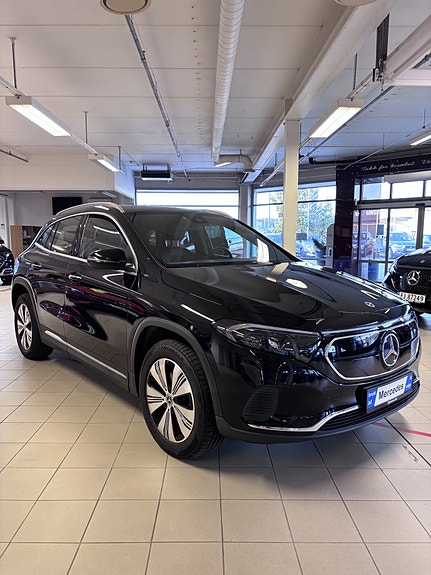 Mercedes-Benz EQA250+ 2 of 5